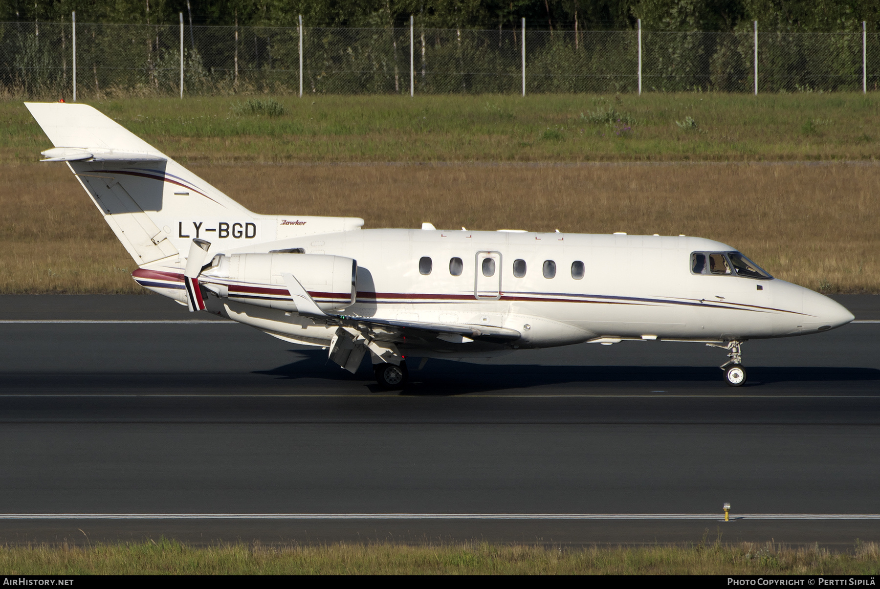 Aircraft Photo of LY-BGD | Raytheon Hawker 850XP | AirHistory.net #486538