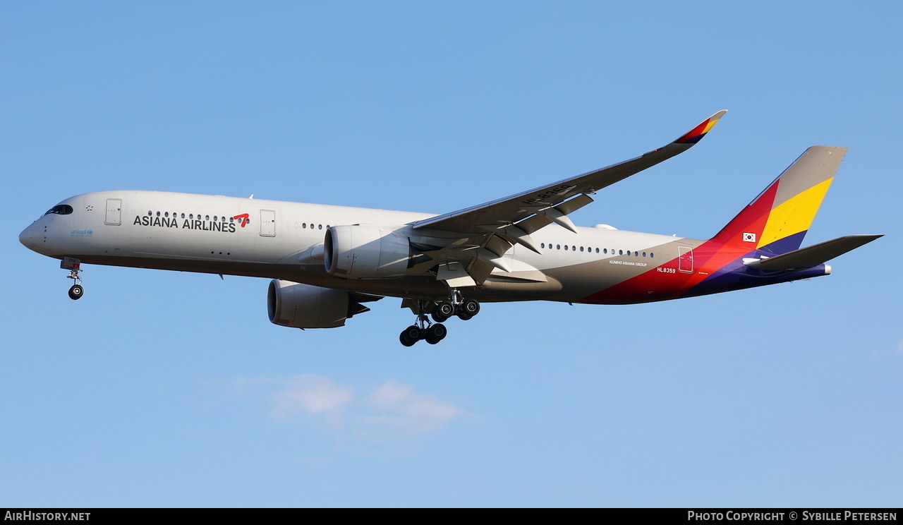 Aircraft Photo of HL8359 | Airbus A350-941 | Asiana Airlines | AirHistory.net #486545