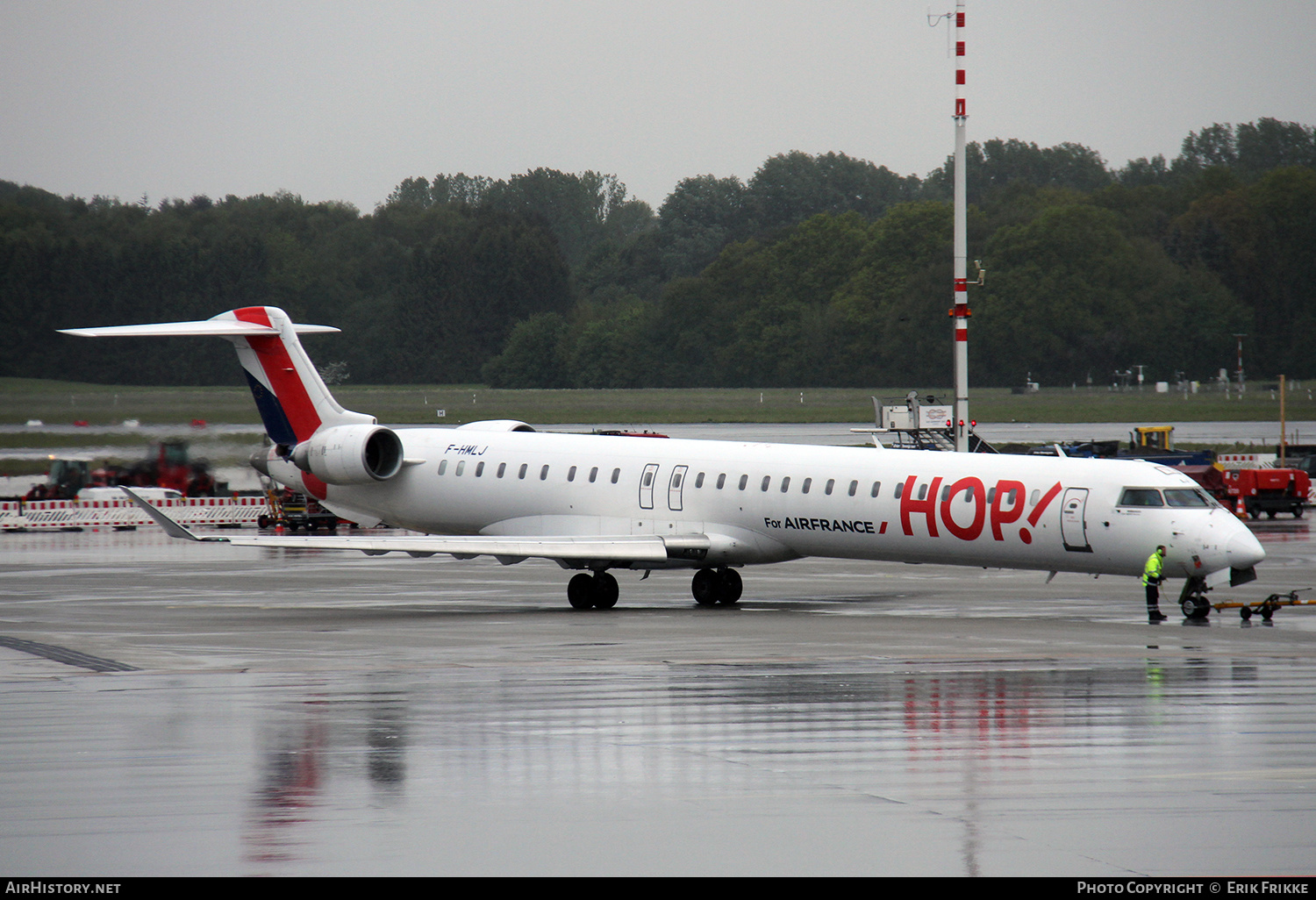 Aircraft Photo of F-HMLJ | Bombardier CRJ-1000EL NG (CL-600-2E25) | Hop! | AirHistory.net #486579