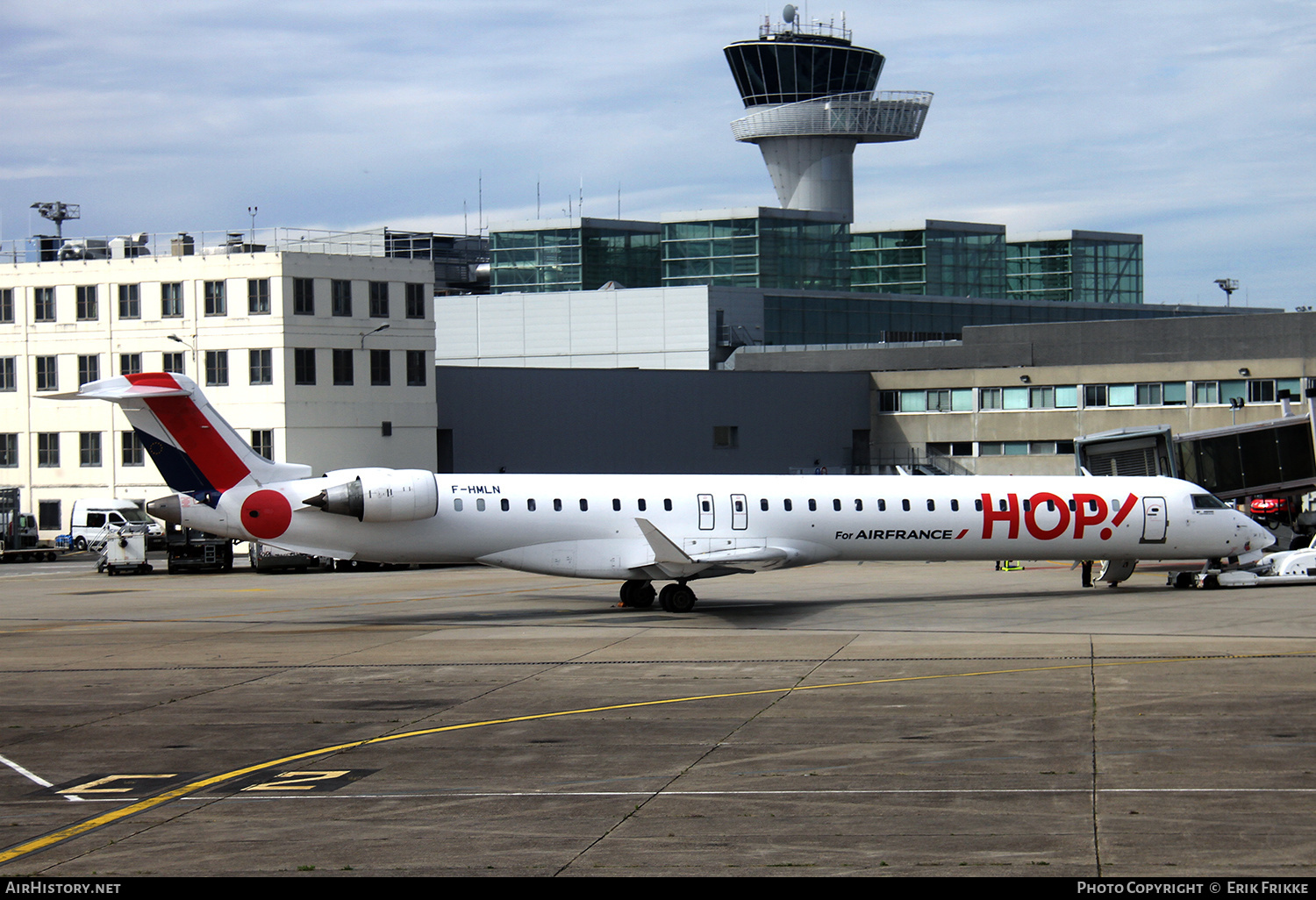 Aircraft Photo of F-HMLN | Bombardier CRJ-1000EL NG (CL-600-2E25) | Hop! | AirHistory.net #486603