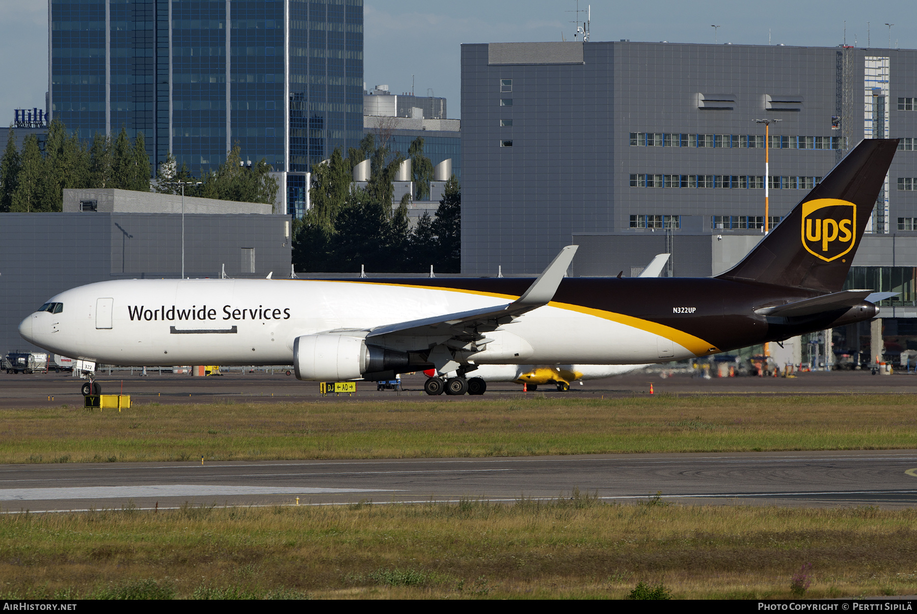 Aircraft Photo of N322UP | Boeing 767-34AF/ER | United Parcel Service - UPS | AirHistory.net #486659