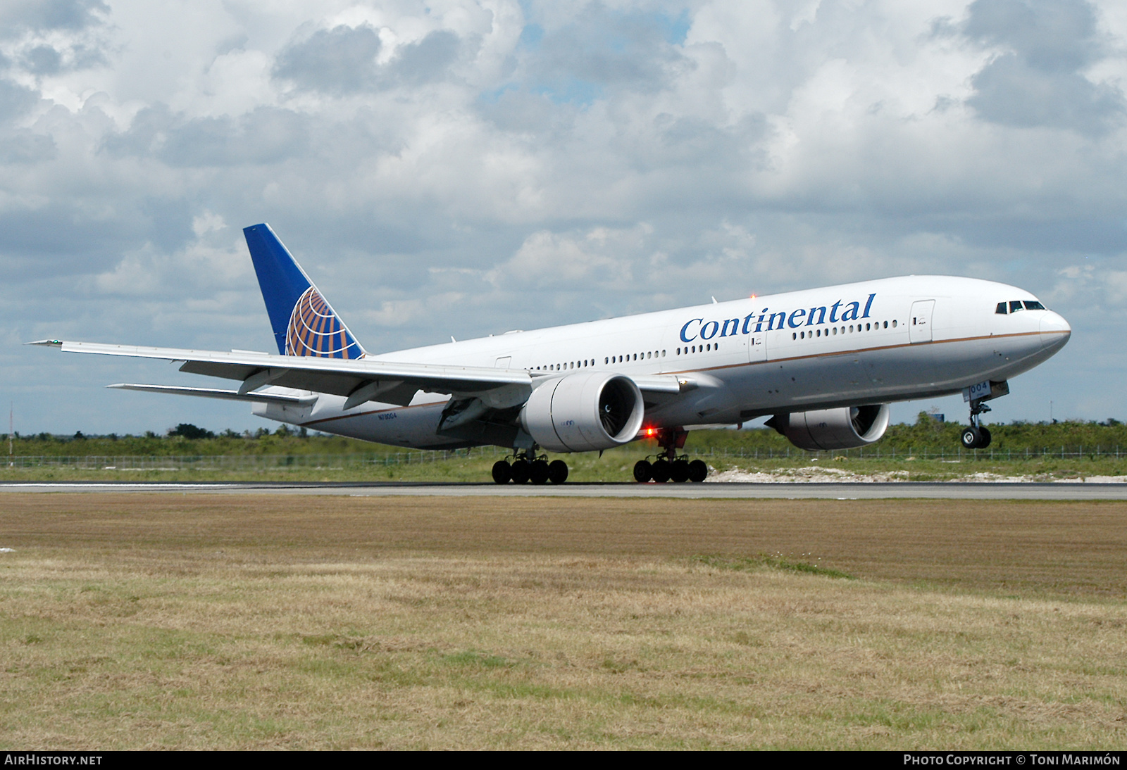 Aircraft Photo of N78004 | Boeing 777-224/ER | Continental Airlines | AirHistory.net #486772