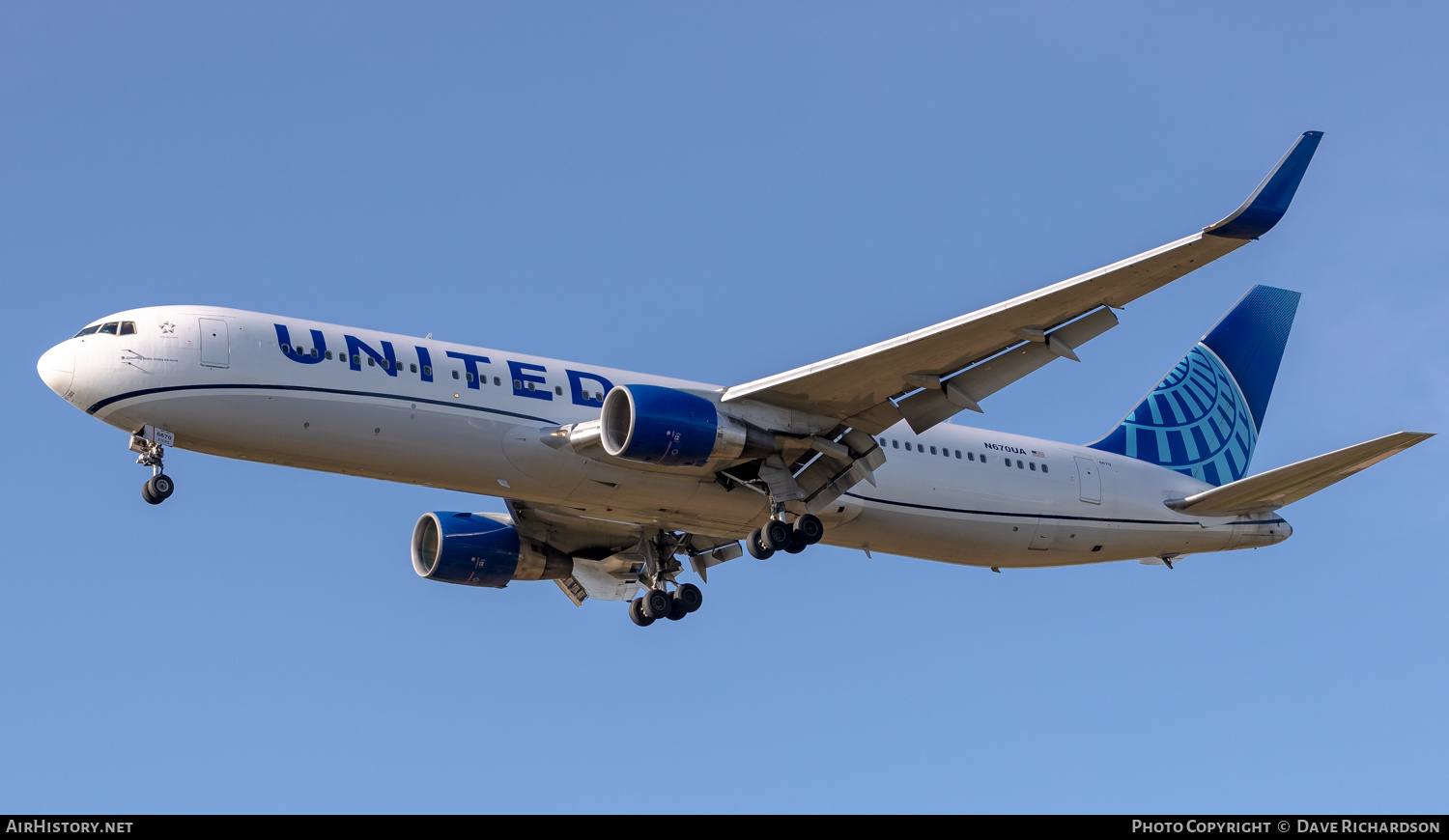 Aircraft Photo of N670UA | Boeing 767-322/ER | United Airlines | AirHistory.net #486794