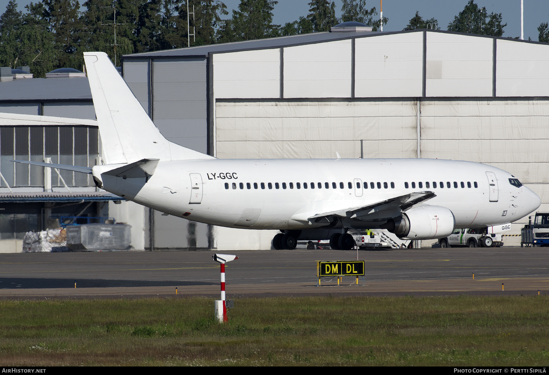 Aircraft Photo of LY-GGC | Boeing 737-3Q8 | AirHistory.net #487121