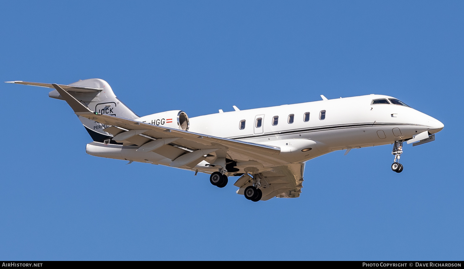 Aircraft Photo of OE-HGG | Bombardier Challenger 350 (BD-100-1A10) | Glock Aviation | AirHistory.net #487153