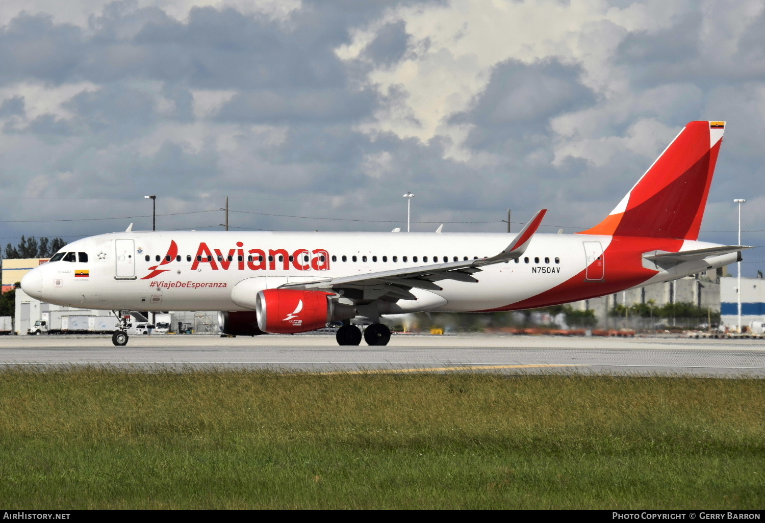 Aircraft Photo of N750AV | Airbus A320-214 | Avianca | AirHistory.net #487183