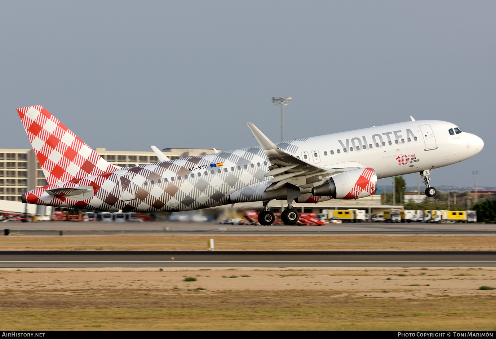 Aircraft Photo of EC-NTU | Airbus A320-214 | Volotea | AirHistory.net #487202