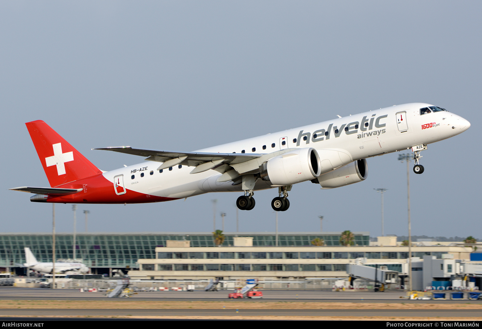 Aircraft Photo of HB-AZE | Embraer 190-E2 (ERJ-190-300) | Helvetic Airways | AirHistory.net #487212
