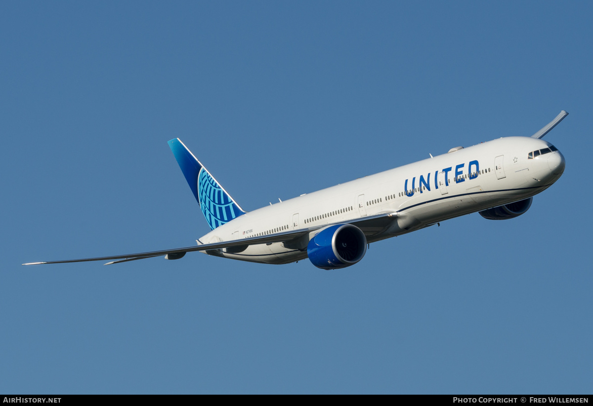 Aircraft Photo of N2749U | Boeing 777-300/ER | United Airlines | AirHistory.net #487291