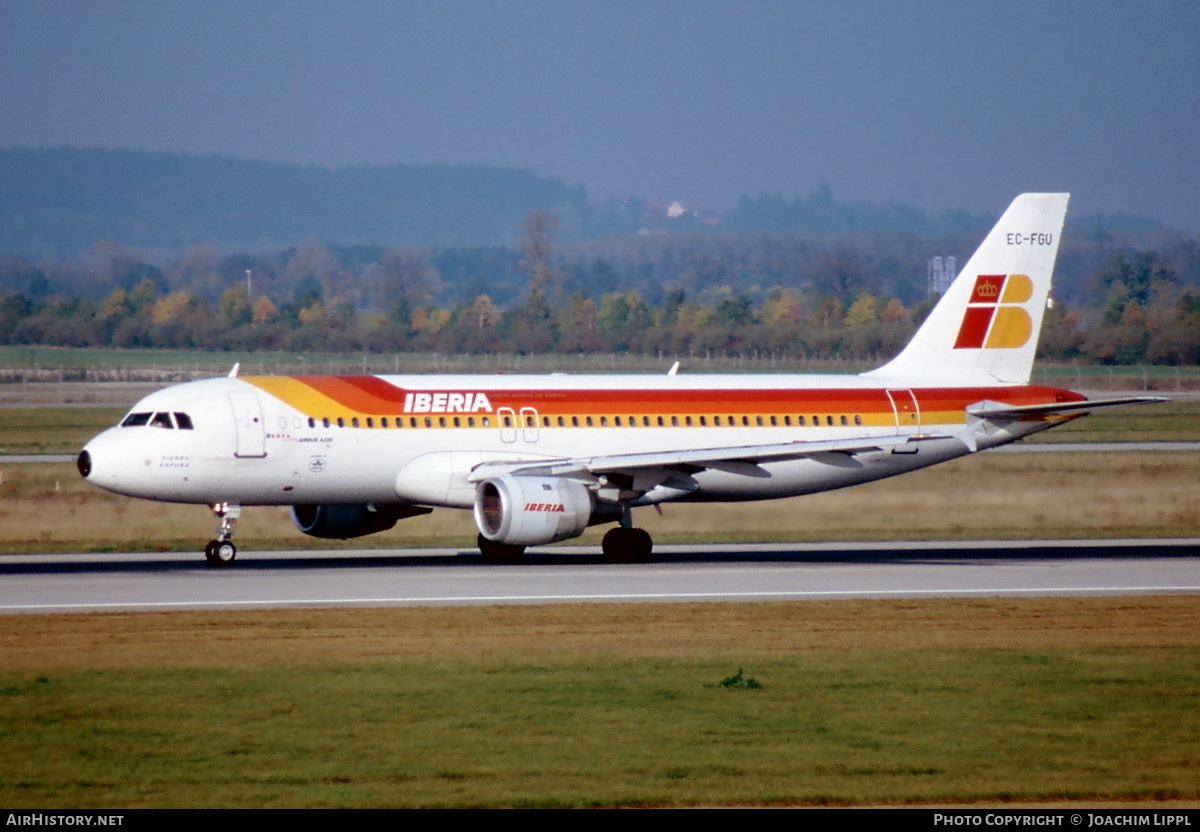Aircraft Photo of EC-FGU | Airbus A320-211 | Iberia | AirHistory.net #487398