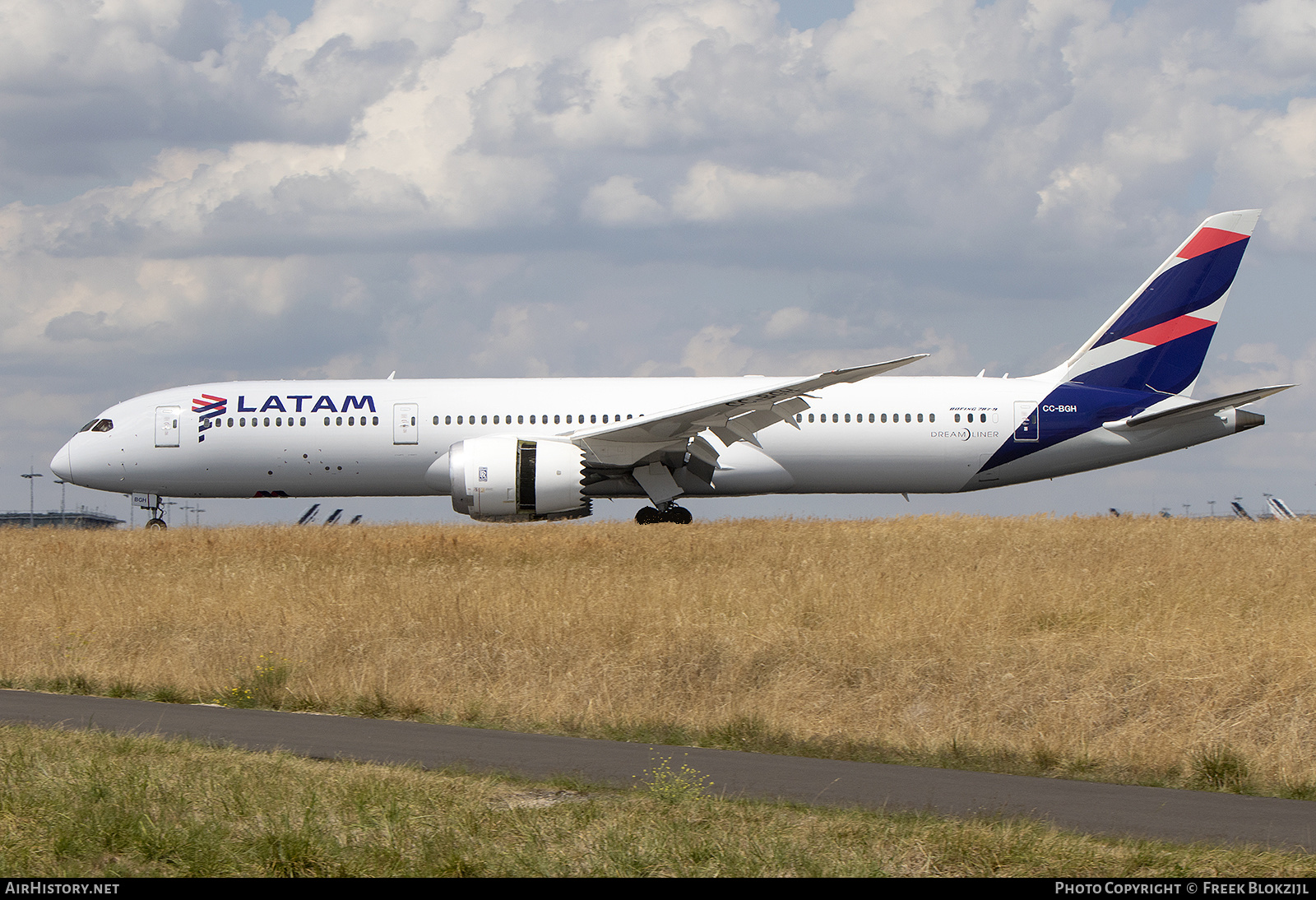 Aircraft Photo of CC-BGH | Boeing 787-9 Dreamliner | LATAM Airlines | AirHistory.net #487455