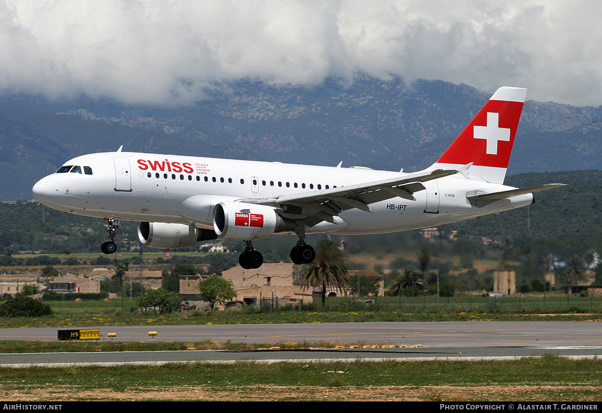 Aircraft Photo of HB-IPT | Airbus A319-112 | Swiss International Air Lines | AirHistory.net #487766