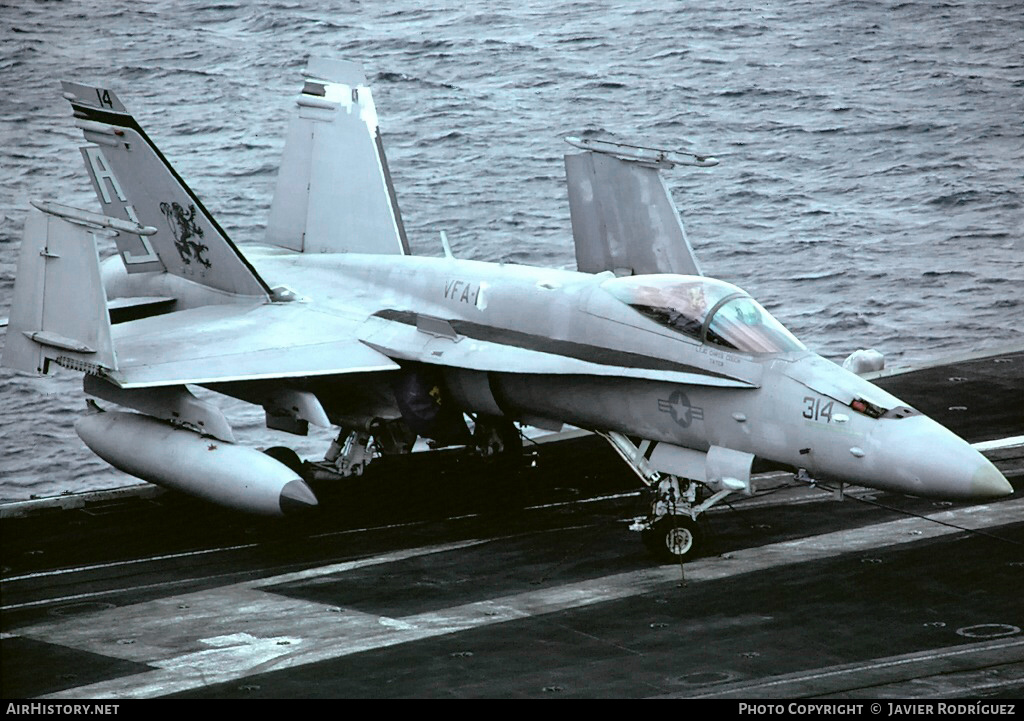 Aircraft Photo of 164657 | McDonnell Douglas F/A-18C Hornet | USA - Navy | AirHistory.net #487816