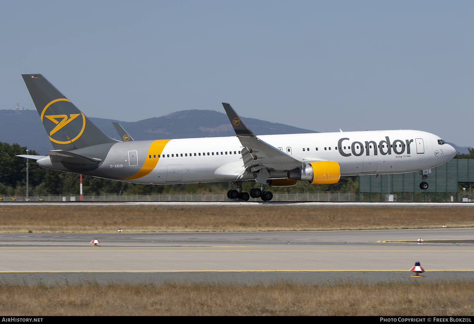 Aircraft Photo of D-ABUB | Boeing 767-330/ER | Condor Flugdienst | AirHistory.net #487838