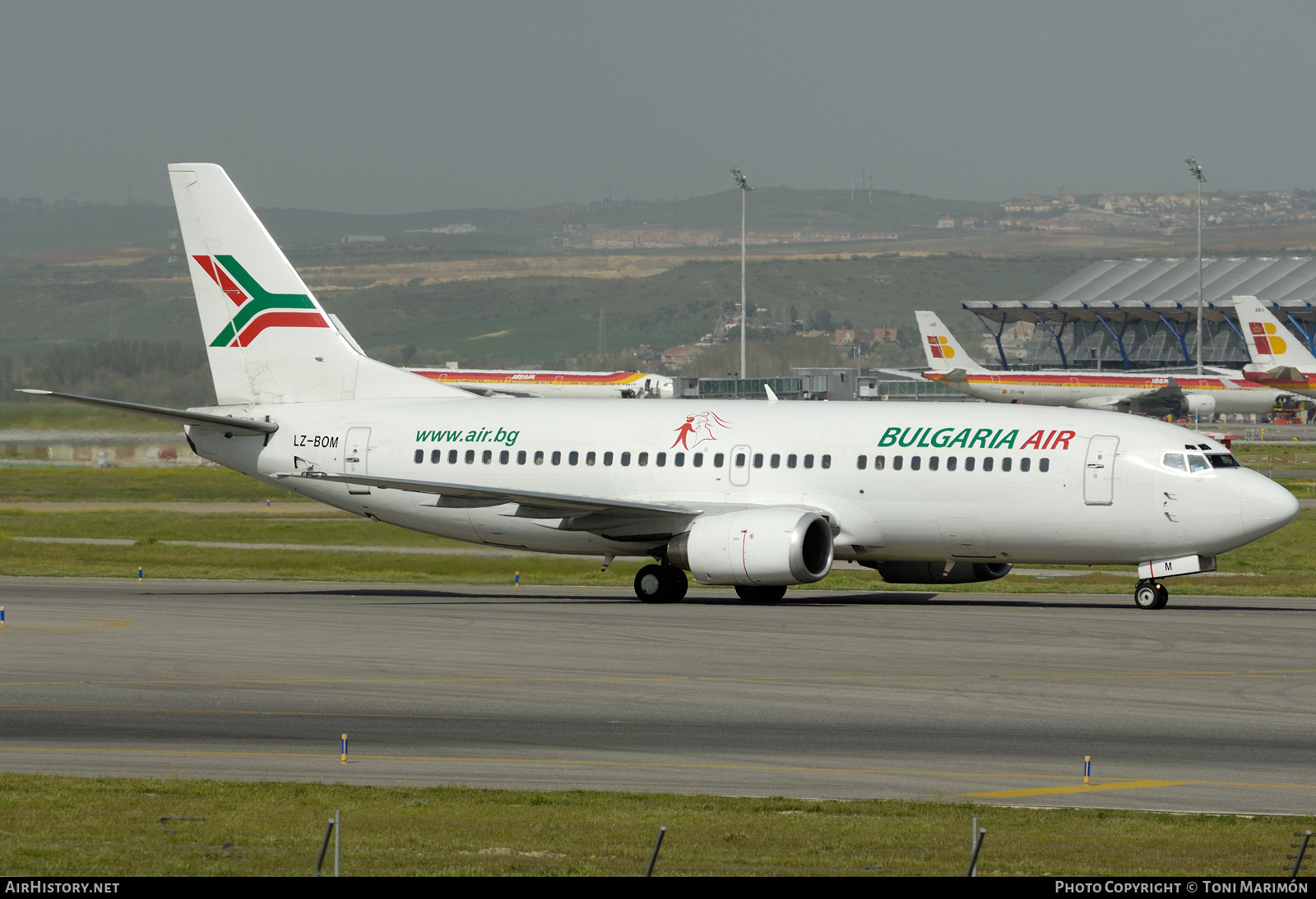Aircraft Photo of LZ-BOM | Boeing 737-31S | Bulgaria Air | AirHistory.net #487903