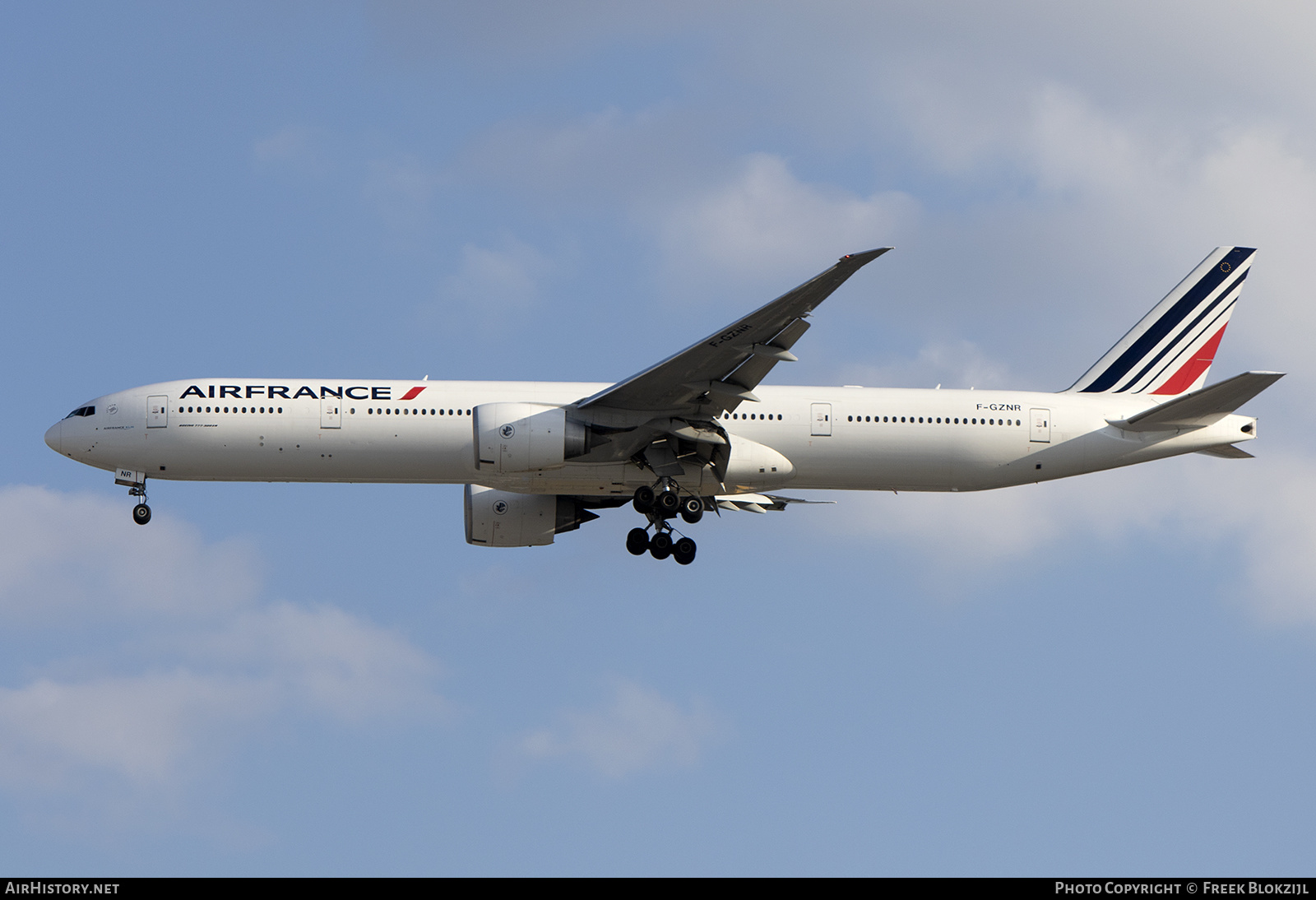 Aircraft Photo of F-GZNR | Boeing 777-328/ER | Air France | AirHistory.net #488080