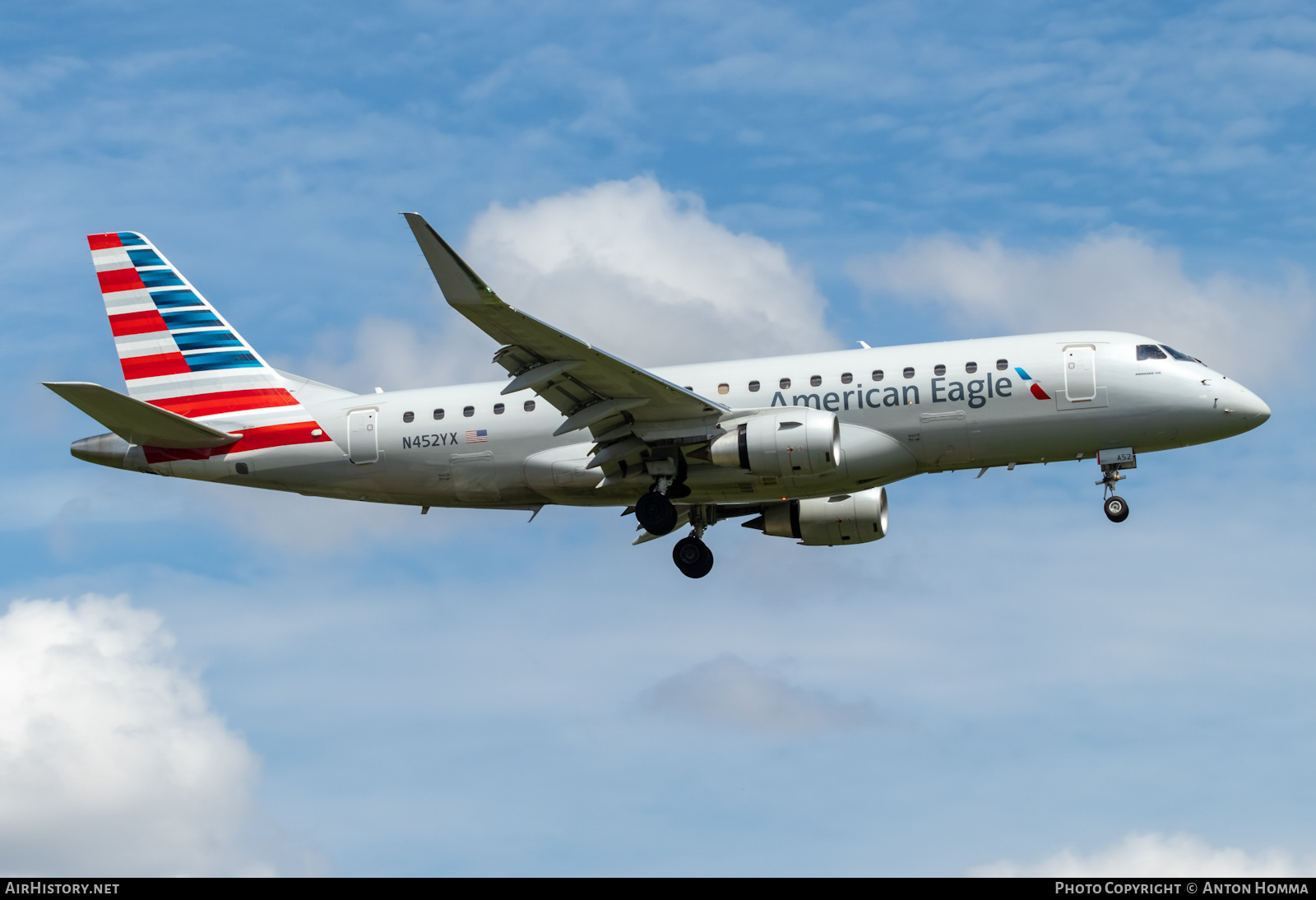 Aircraft Photo of N452YX | Embraer 175LR (ERJ-170-200LR) | American Eagle | AirHistory.net #488194