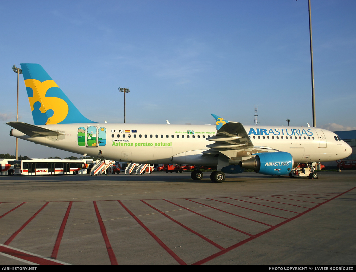 Aircraft Photo of EC-ISI | Airbus A320-214 | Air Asturias | AirHistory.net #488213