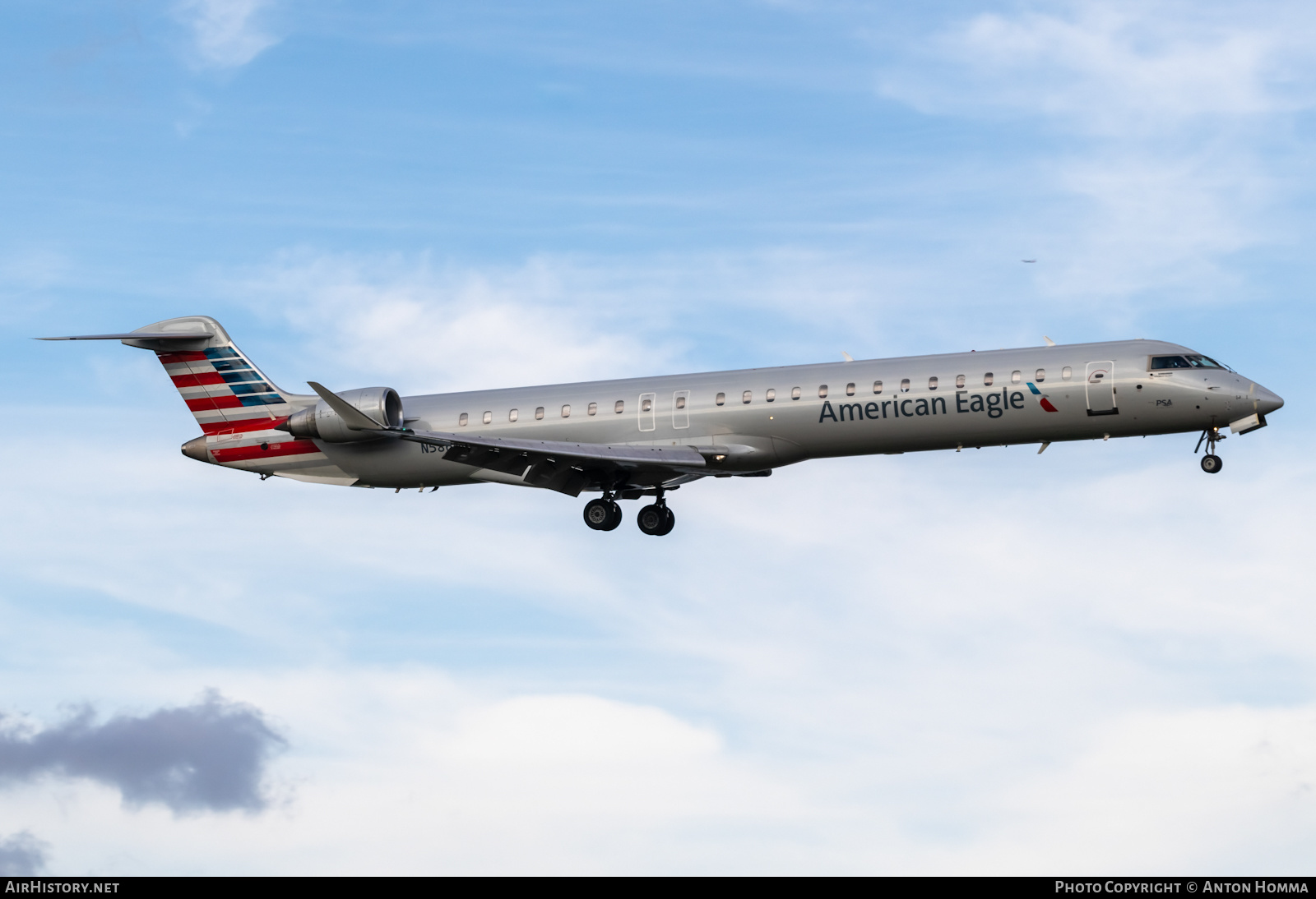 Aircraft Photo of N586NN | Bombardier CRJ-900LR (CL-600-2D24) | American Eagle | AirHistory.net #488243