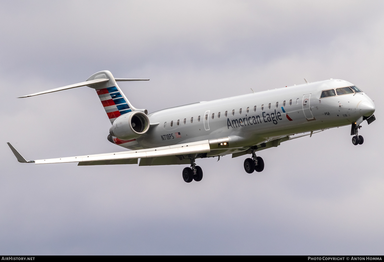 Aircraft Photo of N718PS | Bombardier CRJ-701ER (CL-600-2C10) | American Eagle | AirHistory.net #488254