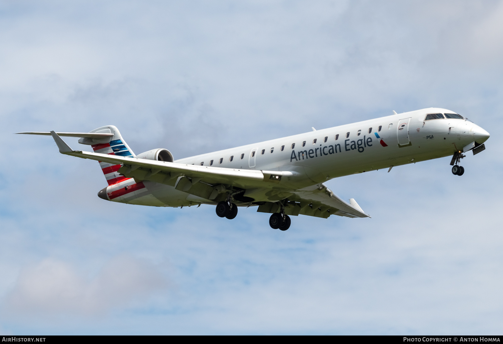 Aircraft Photo of N720PS | Bombardier CRJ-701ER (CL-600-2C10) | American Eagle | AirHistory.net #488270