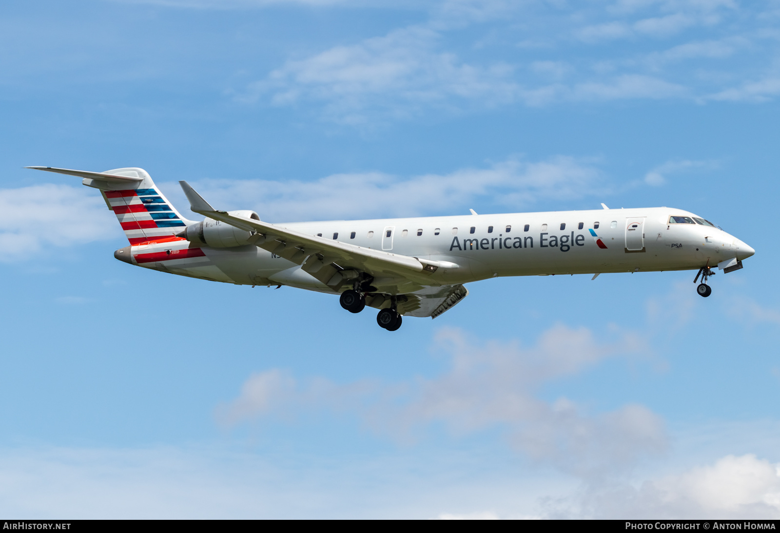 Aircraft Photo of N522AE | Bombardier CRJ-701ER (CL-600-2C10) | American Eagle | AirHistory.net #488300