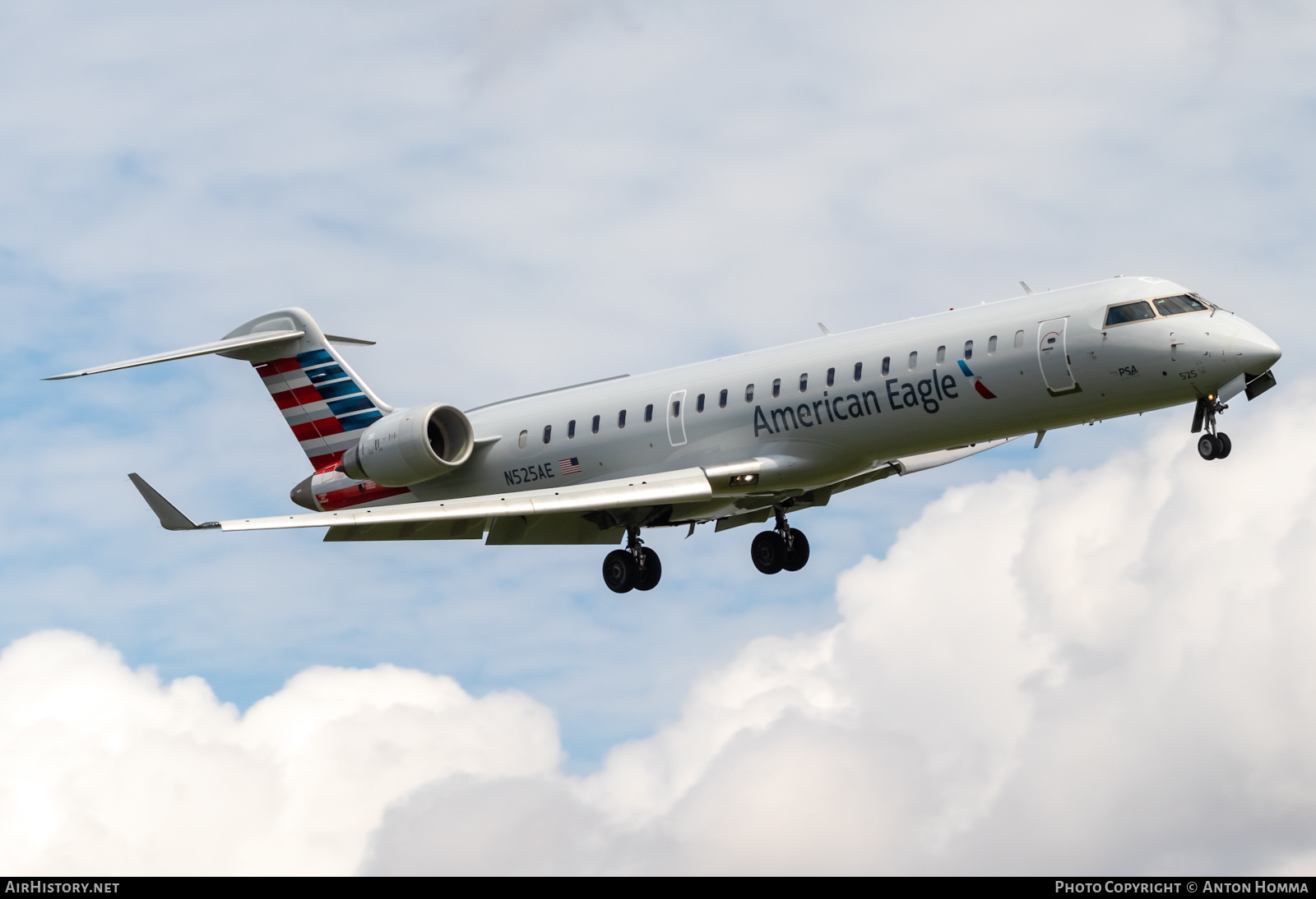 Aircraft Photo of N525AE | Bombardier CRJ-702ER NG (CL-600-2C10) | American Eagle | AirHistory.net #488308