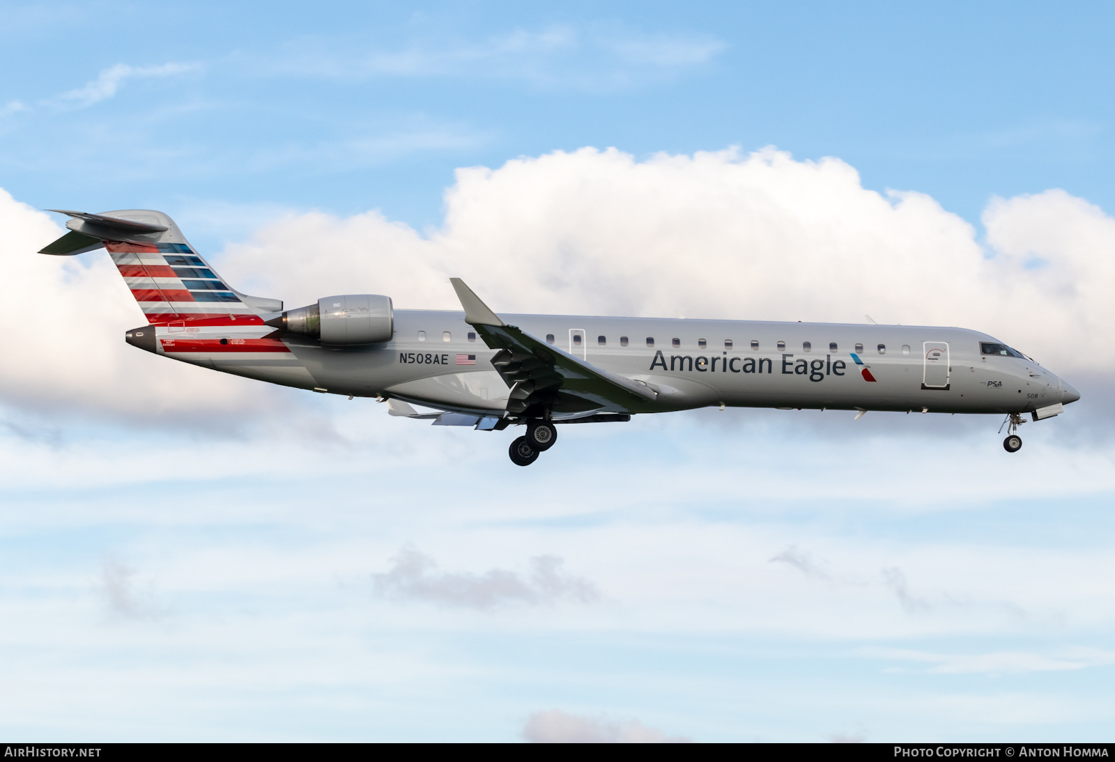 Aircraft Photo of N508AE | Bombardier CRJ-701ER (CL-600-2C10) | American Eagle | AirHistory.net #488326