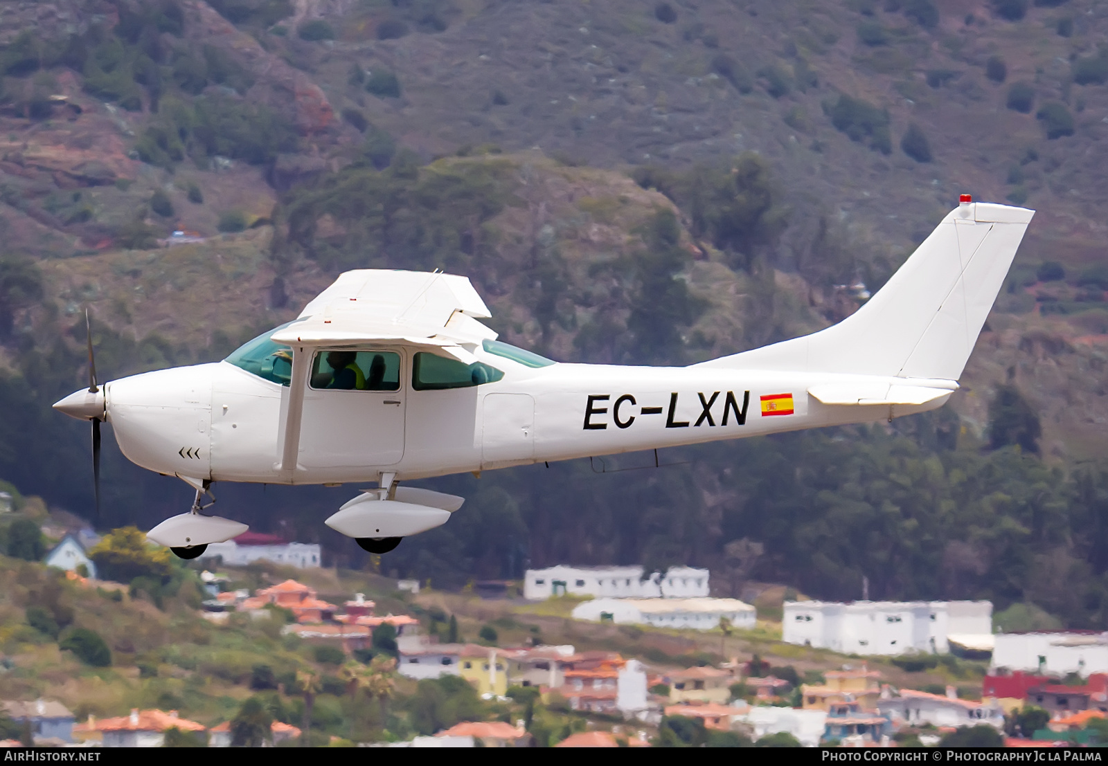 Aircraft Photo of EC-LXN | Cessna 182J Skylane | AirHistory.net #488547
