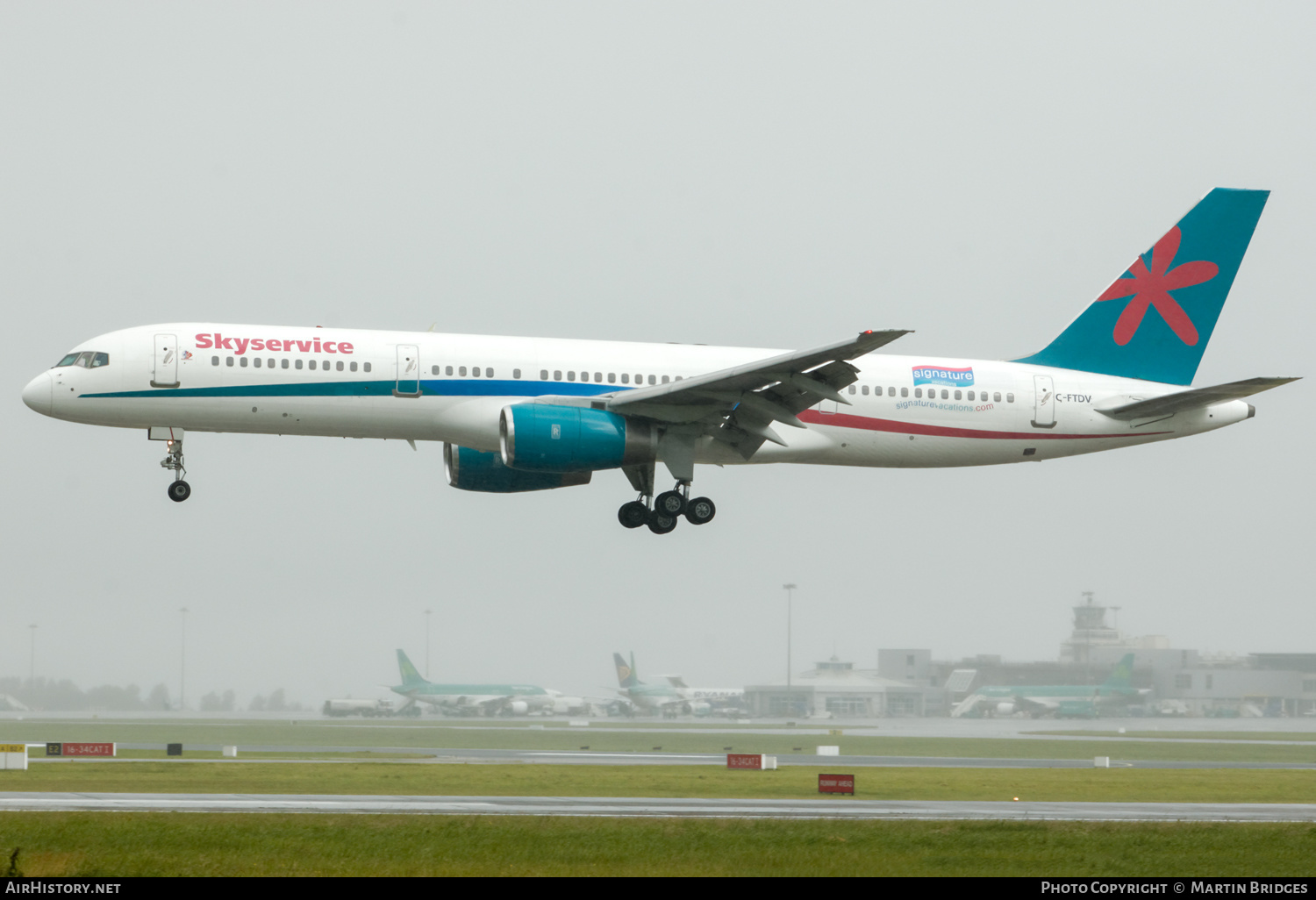 Aircraft Photo of C-FTDV | Boeing 757-28A | Skyservice Airlines | AirHistory.net #488628