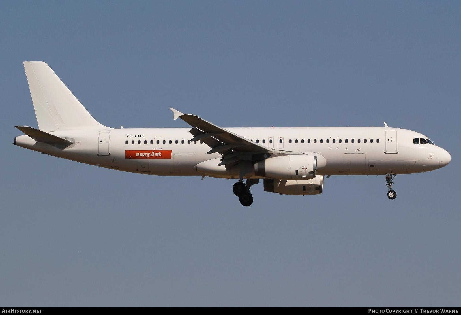 Aircraft Photo of YL-LDK | Airbus A320-232 | EasyJet | AirHistory.net #488685