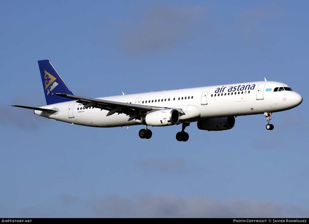 Aircraft Photo of P4-OAS | Airbus A321-131 | Air Astana | AirHistory.net #488817