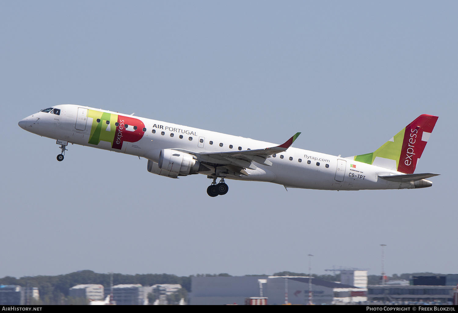 Aircraft Photo of CS-TPT | Embraer 190LR (ERJ-190-100LR) | TAP Air Portugal Express | AirHistory.net #489077