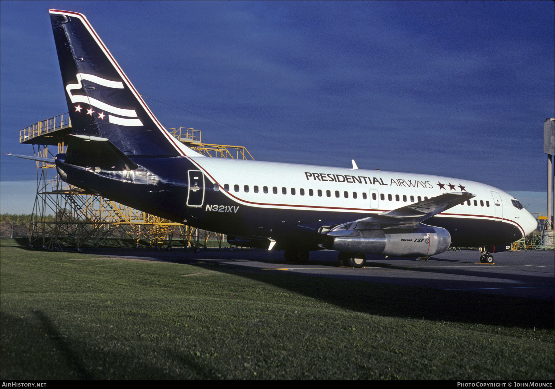 Aircraft Photo of N321XV | Boeing 737-219 | Presidential Airways | AirHistory.net #489124
