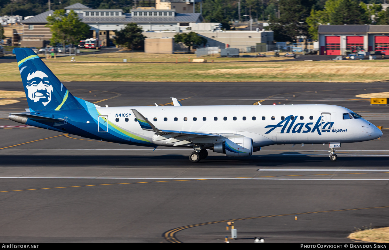 Aircraft Photo of N410SY | Embraer 175LR (ERJ-170-200LR) | Alaska Airlines | AirHistory.net #489140