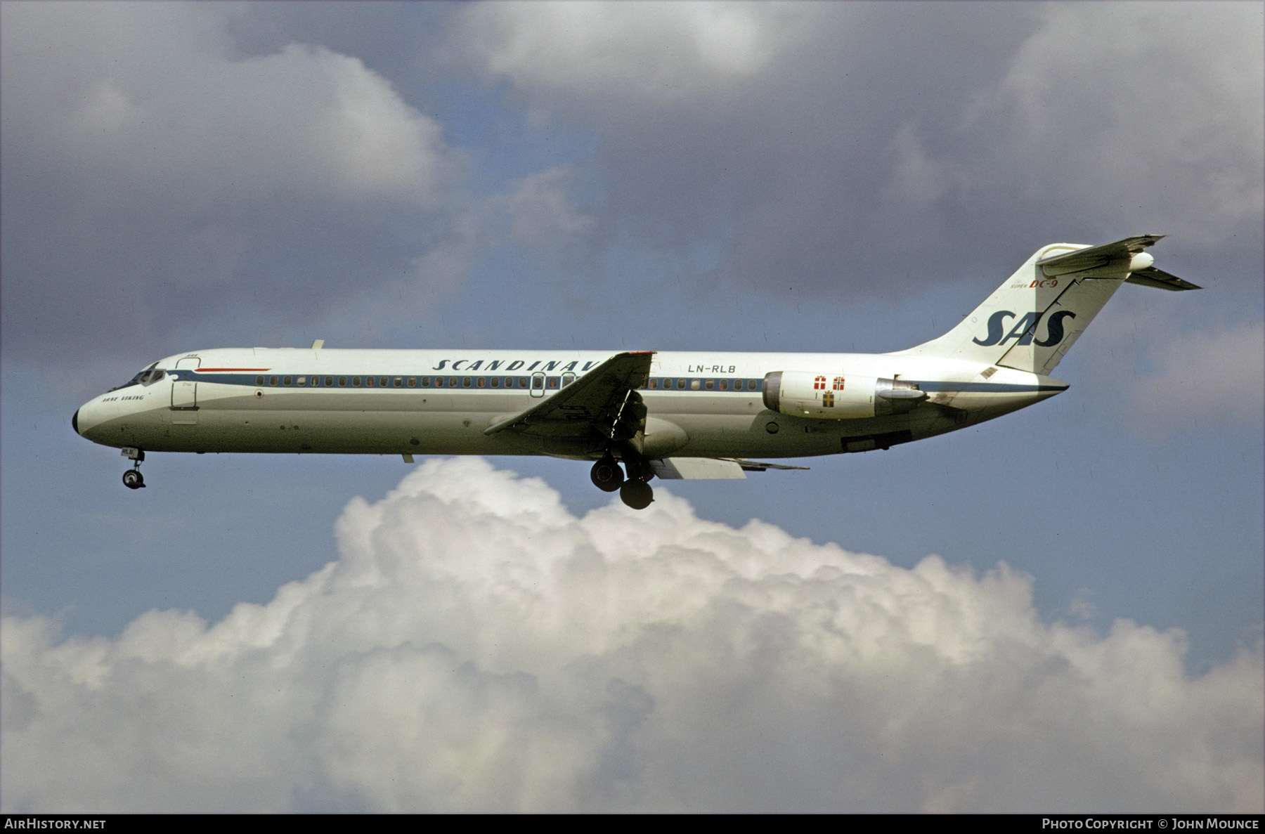 Aircraft Photo of LN-RLB | McDonnell Douglas DC-9-41 | Scandinavian Airlines - SAS | AirHistory.net #489145