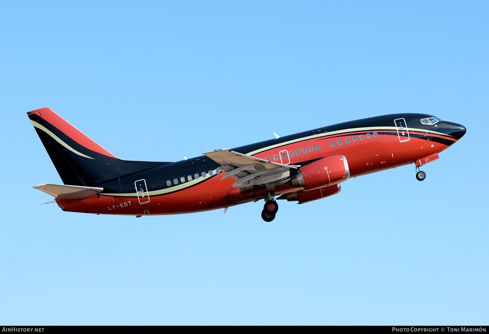 Aircraft Photo of LY-KDT | Boeing 737-522 | AirHistory.net #489396
