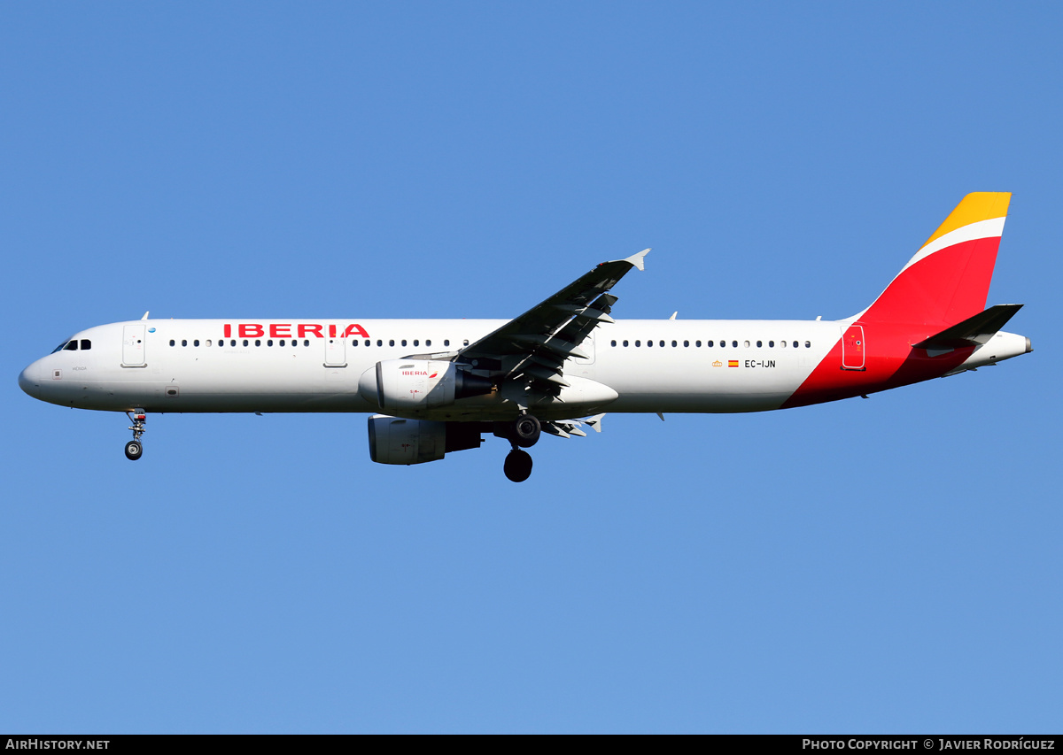 Aircraft Photo of EC-IJN | Airbus A321-212 | Iberia | AirHistory.net #489596