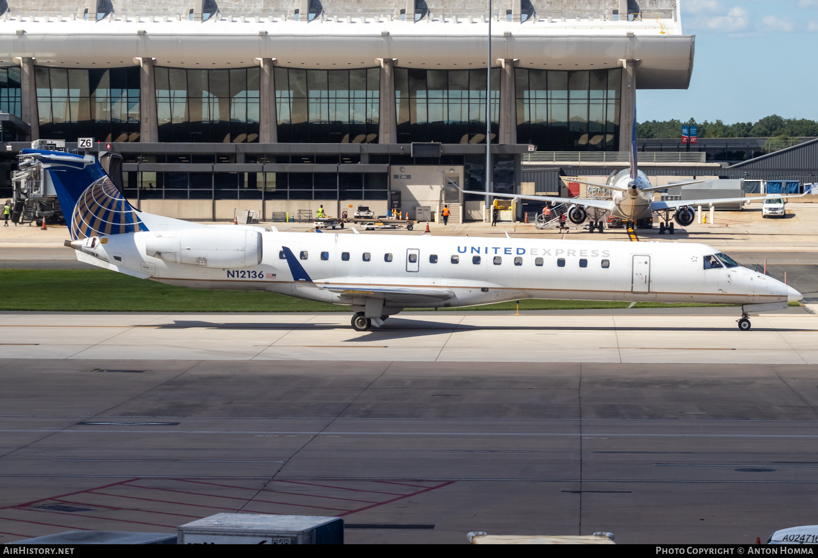 Aircraft Photo of N12136 | Embraer ERJ-145XR (EMB-145XR) | United Express | AirHistory.net #489762