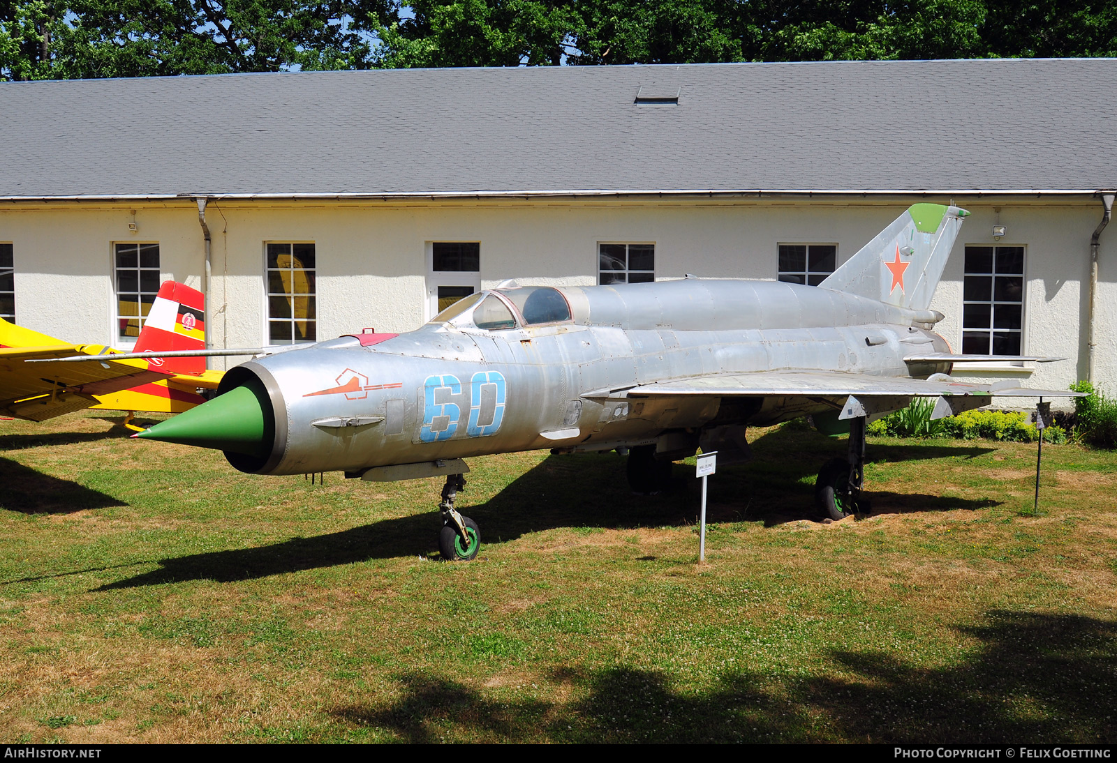 Aircraft Photo of 60 blue | Mikoyan-Gurevich MiG-21SMT | Soviet Union - Air Force | AirHistory.net #489768