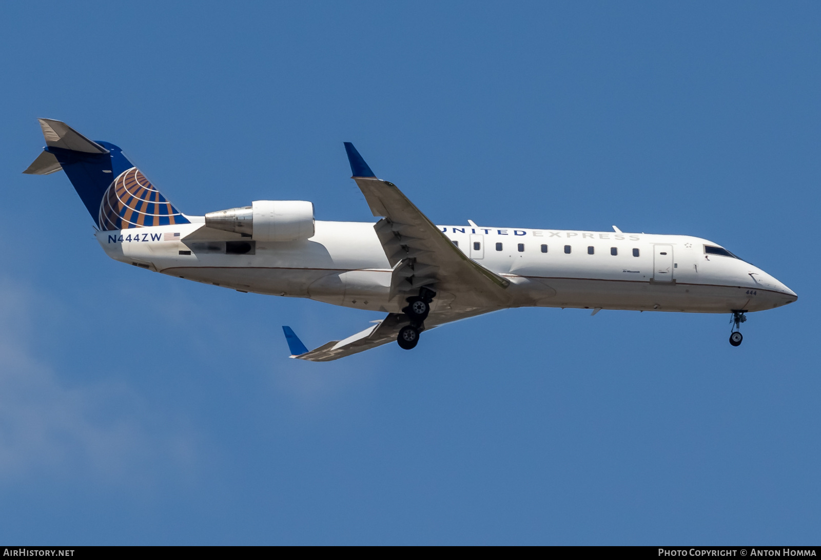 Aircraft Photo of N444ZW | Bombardier CRJ-200LR (CL-600-2B19) | United Express | AirHistory.net #489802