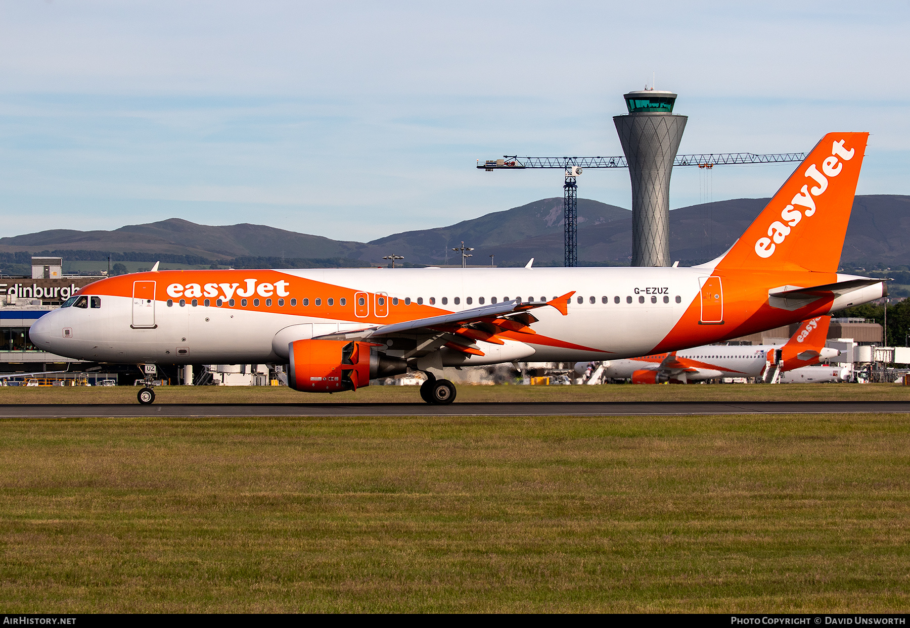 Aircraft Photo of G-EZUZ | Airbus A320-214 | EasyJet | AirHistory.net #489899