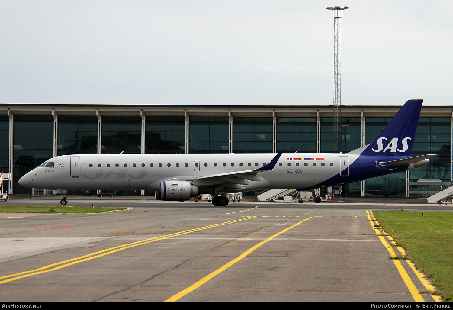 Aircraft Photo of SE-RSK | Embraer 195LR (ERJ-190-200LR) | Scandinavian Airlines - SAS | AirHistory.net #489960