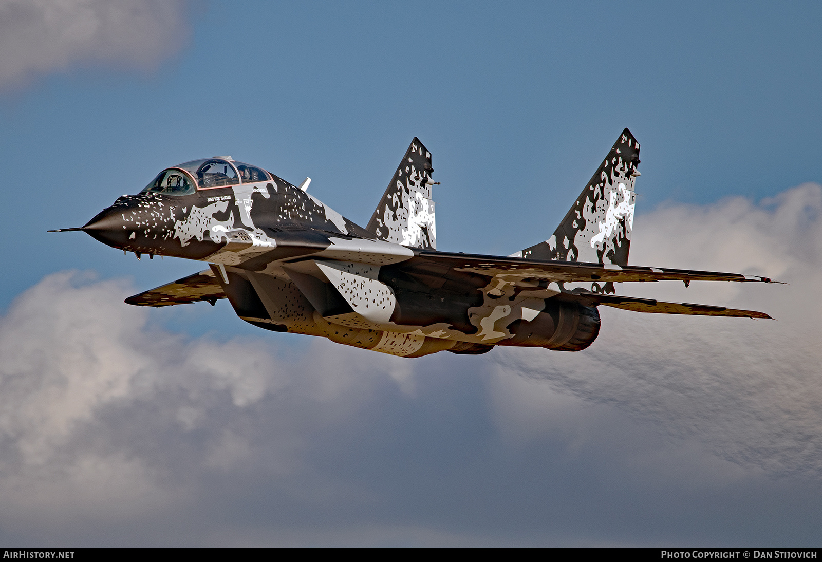 Aircraft Photo of N29UB | Mikoyan-Gurevich MiG-29UB (9-51) | AirHistory.net #489998