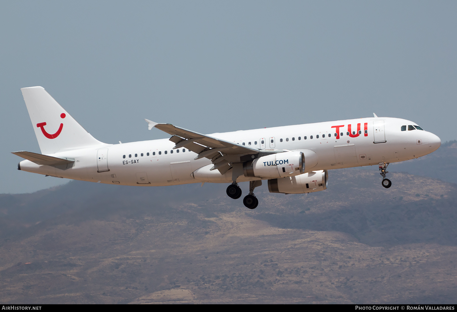 Aircraft Photo of ES-SAY | Airbus A320-232 | TUI | AirHistory.net #490138
