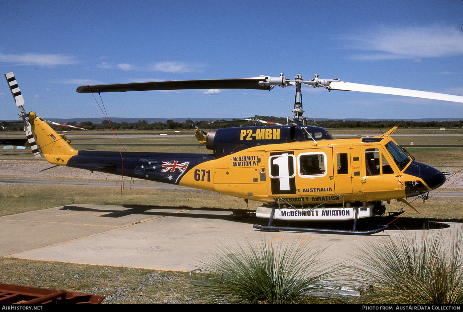 Aircraft Photo of P2-MBH | Bell 214B-1 Biglifter | McDermott Aviation | AirHistory.net #490299