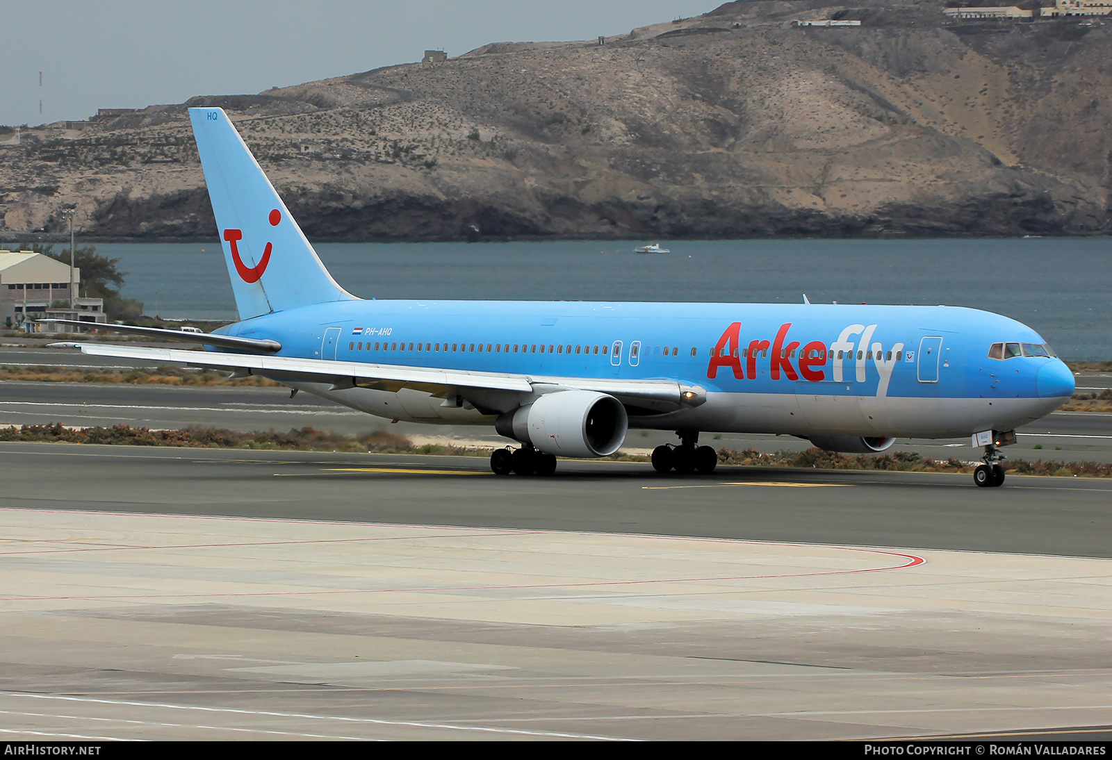 Aircraft Photo of PH-AHQ | Boeing 767-383/ER | ArkeFly | AirHistory.net #490305