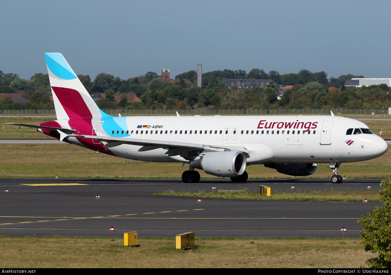 Aircraft Photo of D-ABNH | Airbus A320-214 | Eurowings | AirHistory.net #490377
