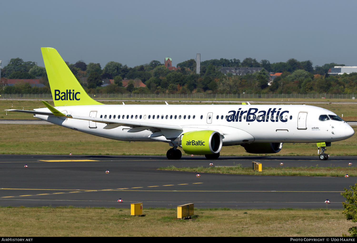 Aircraft Photo of YL-AAP | Airbus A220-371 (BD-500-1A11) | AirBaltic | AirHistory.net #490417