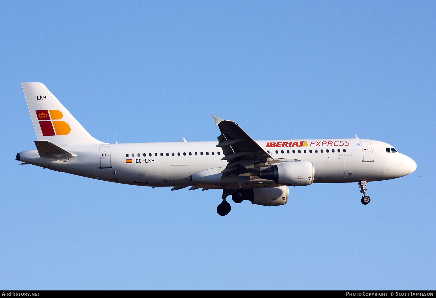 Aircraft Photo of EC-LKH | Airbus A320-214 | Iberia Express | AirHistory.net #490525